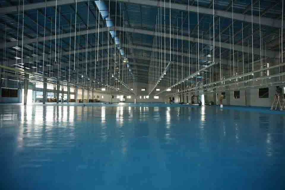 TÌM HIỂU GIẢI MÃ SƠN EPOXY LÀ GÌ? 6 bao gia thi cong son san