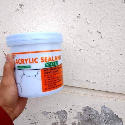 Keo trám vết nứt gốc acrylic trên tường gạch trát vữa Keo trám vết nứt gốc acrylic trên tường gạch trát vữa