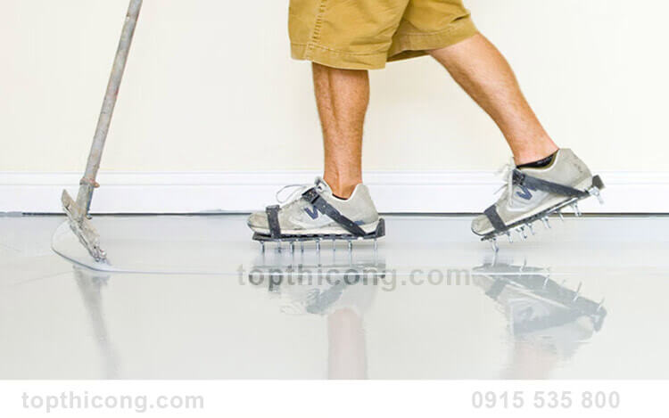 giày đinh guốc đinh thi công sơn tự san phẳng