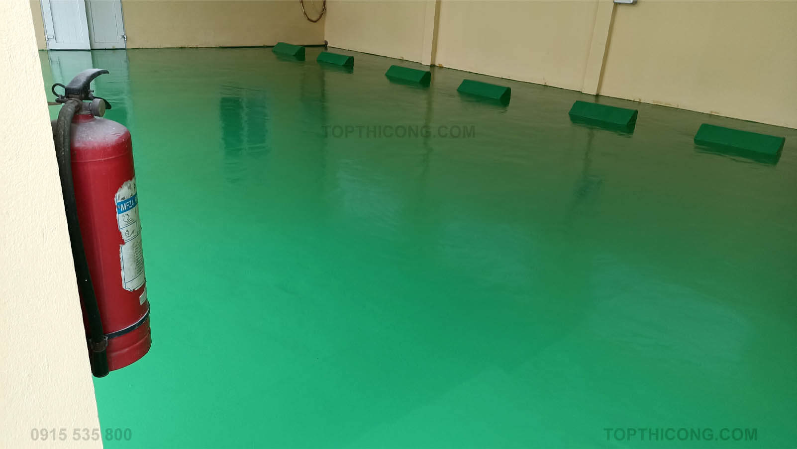 sử dụng trên bề mặt sàn: vữa, xi măng, bê tông