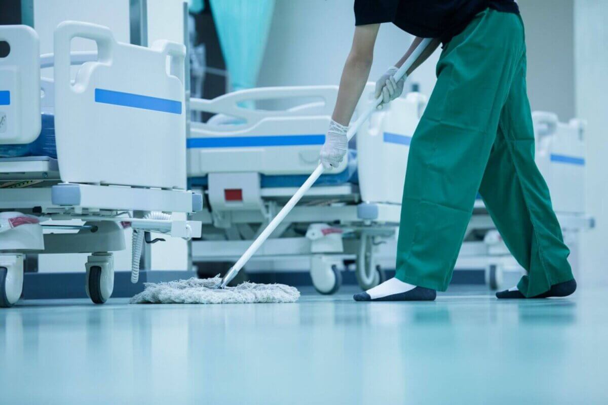 Vì sao nên thi công sơn epoxy cho bệnh viện phòng sạch