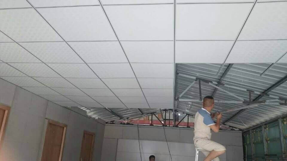 Đối với Trần chìm hoặc trần thả chống nóng cho nhà trọ