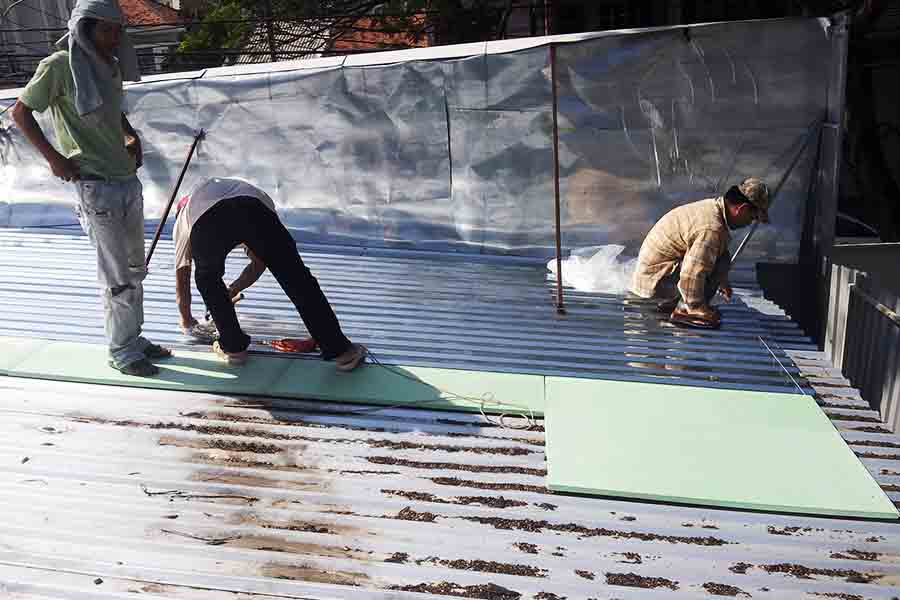 Làm Sao Để Cách Nhiệt Mái Tôn Cũ Hiệu Quả?