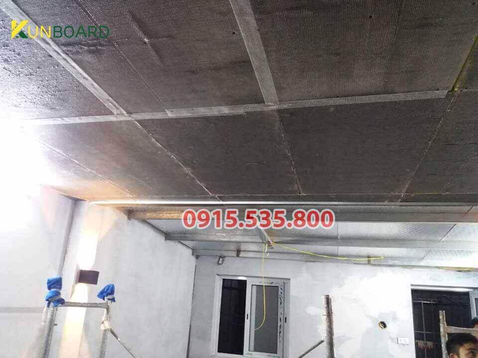 cach-am-cach-nhiet-phong-tro-khu-chung-cu Ưu điểm của gạch mát chống nóng. gia gach mat. Tấm gạch mát giải pháp chống nóng hiệu quả. Tấm gạch mát được cấu tạo 3 lớp bao gồm 2 lớp