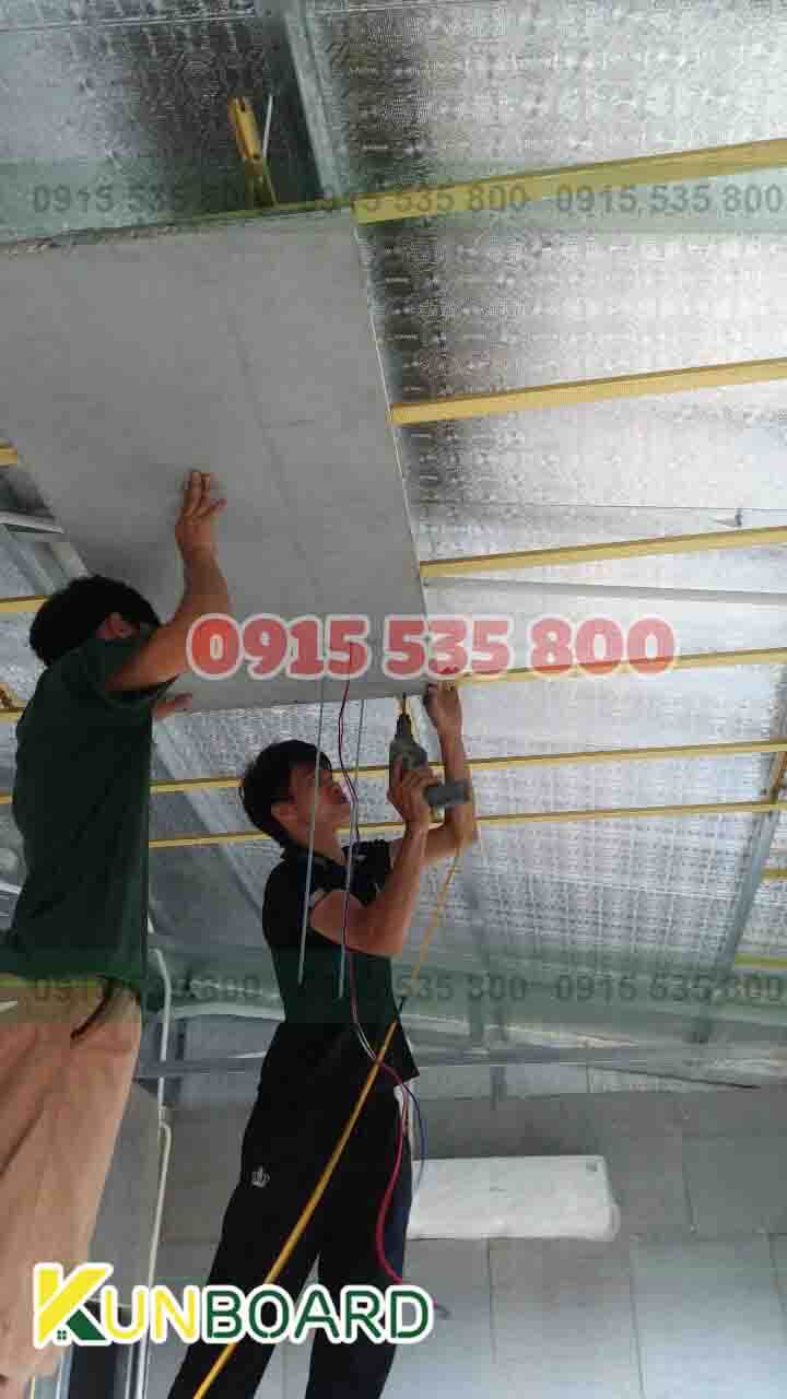 Vậy làm cách nào để không cần điều hòa cũng có cảm giác mát mẻ. Sử dụng gạch mát chống nóng là 1 trong những lựa chọn hiện nay