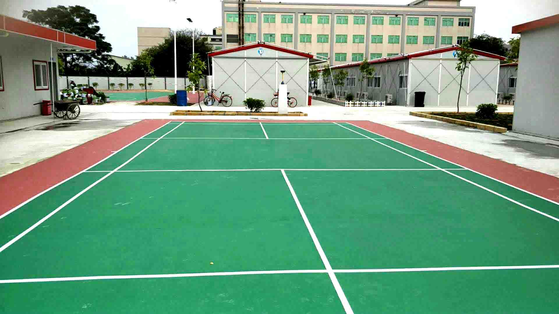 Sân cầu lông nên dùng sơn epoxy nào?