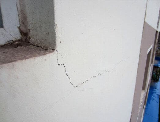 Xử lý vết nứt tường nhỏ như thế nào nhanh gọn đơn giản