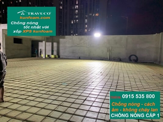 Lớp xốp XPS được đan sắt trước khi đổ bê tông bảo vệ chống thấm, cách âm