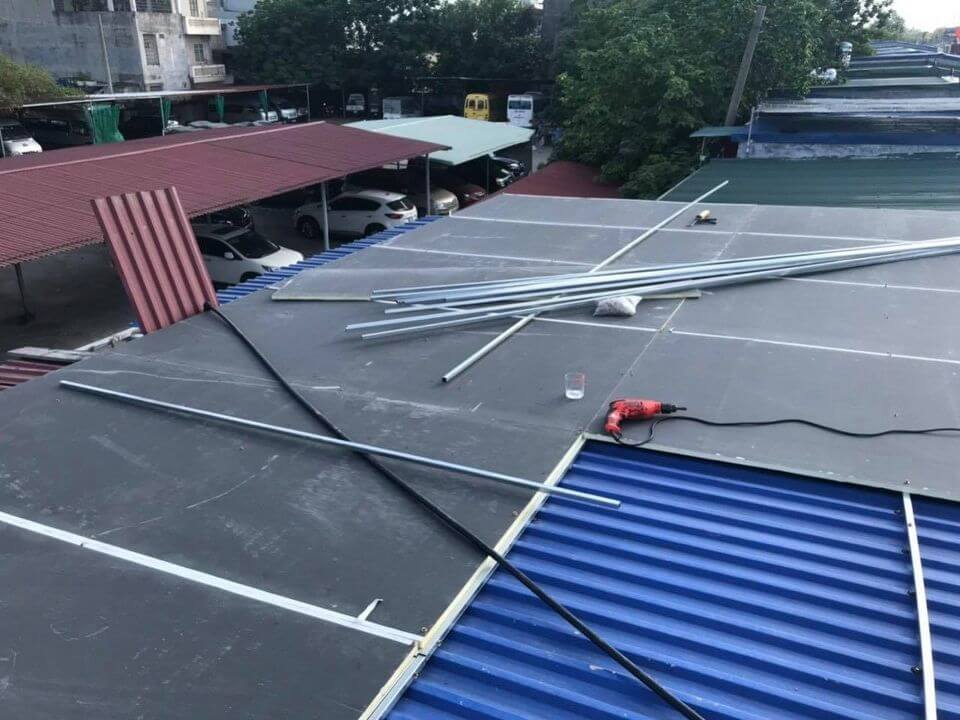 Tấm trần vách GACHMAT - Tấm vật liệu cách nhiệt PUR 11 Thi công chống nóng mái tôn - bằng tấm vật liệu PUR