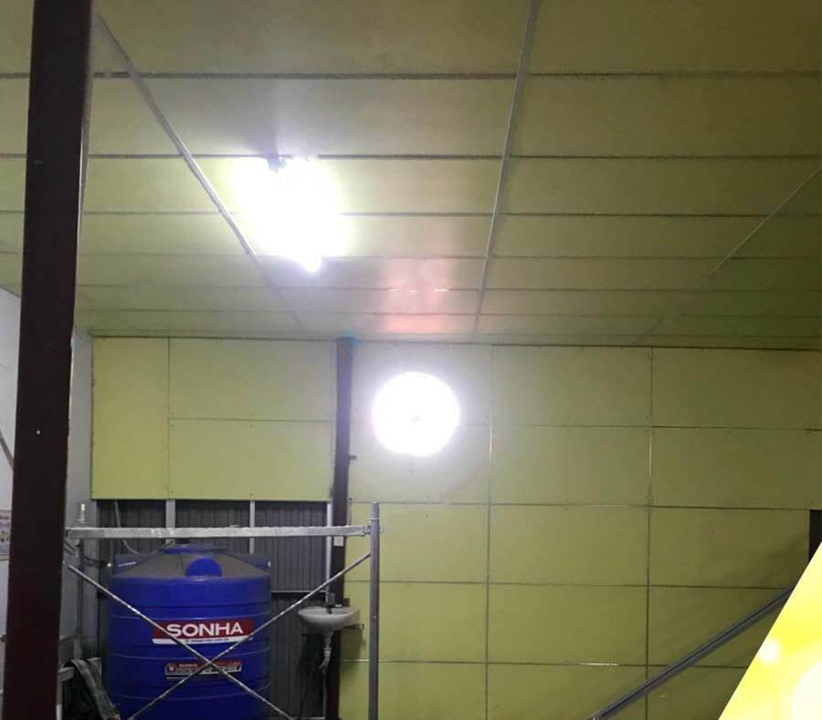 Thi công tấm trần xốp xps