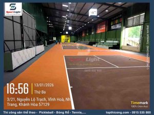 chơi pickleball trên sân thi công asphalt và chơi pickleball trên sân thi công sân bê tông