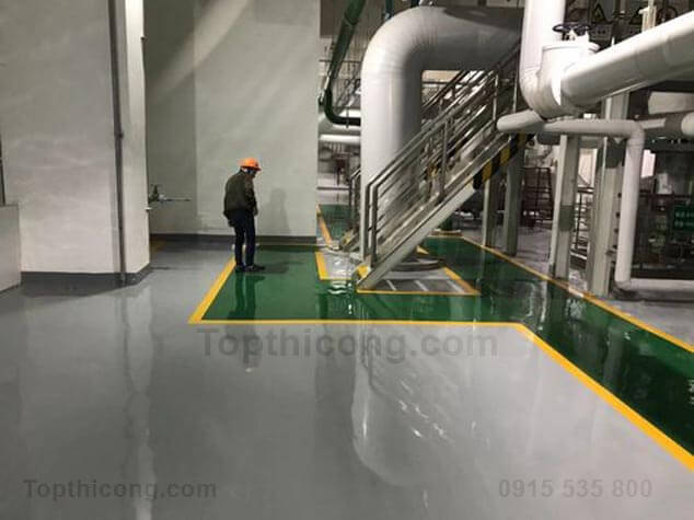 Chúng tôi là công ty sản xuất hóa chất và thường xuyên bị bắn tung tóe trong nhà xưởng, nhà kho Chúng tôi là công ty sản xuất hóa chất và thường xuyên bị bắn tung tóe trong nhà xưởng, nhà kho