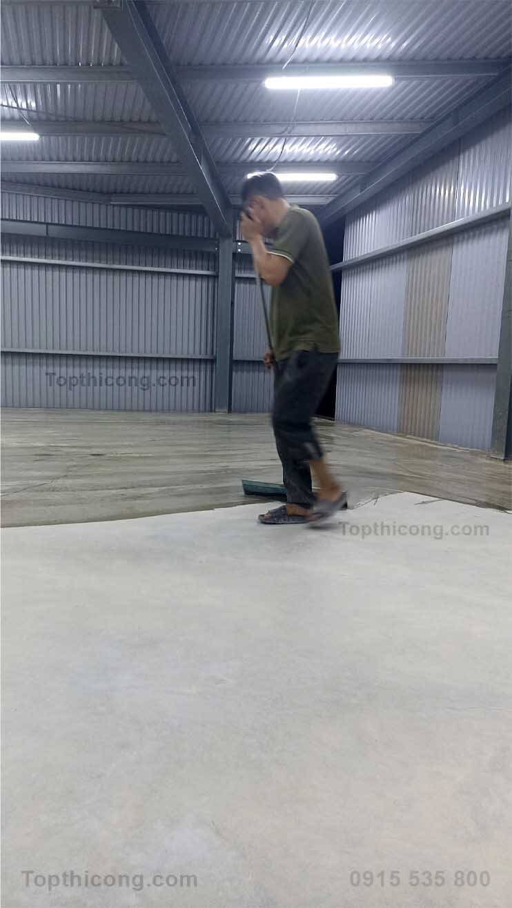 Nhà xưởng mới của tôi vừa được xây dựng sử dụng sản phẩm sơn sàn epoxy nhà xưởng Nhà xưởng mới của tôi vừa được xây dựng sử dụng sản phẩm sơn sàn epoxy nhà xưởng