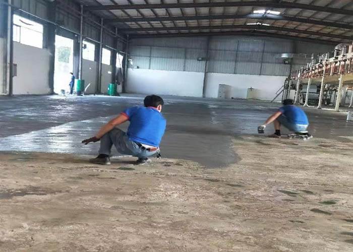 Sàn nhà xưởng cũ của tôi đã lốm đốm, vừa mất thẩm mỹ cải thiện Sàn nhà xưởng cũ của tôi đã lốm đốm, vừa mất thẩm mỹ cải thiện