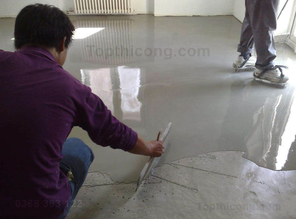 Để đổ vữa tự san phẳng, các bước thực hiện như sau Để đổ vữa tự san phẳng, các bước thực hiện như sau