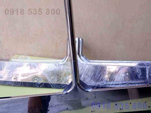 Bàn gạt lưỡi cao su thi công sơn sân thể thao hiệu quả 73cm