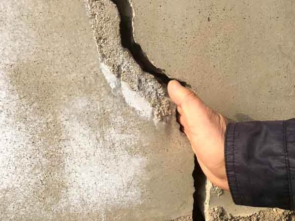 Các vết nứt kết cấu