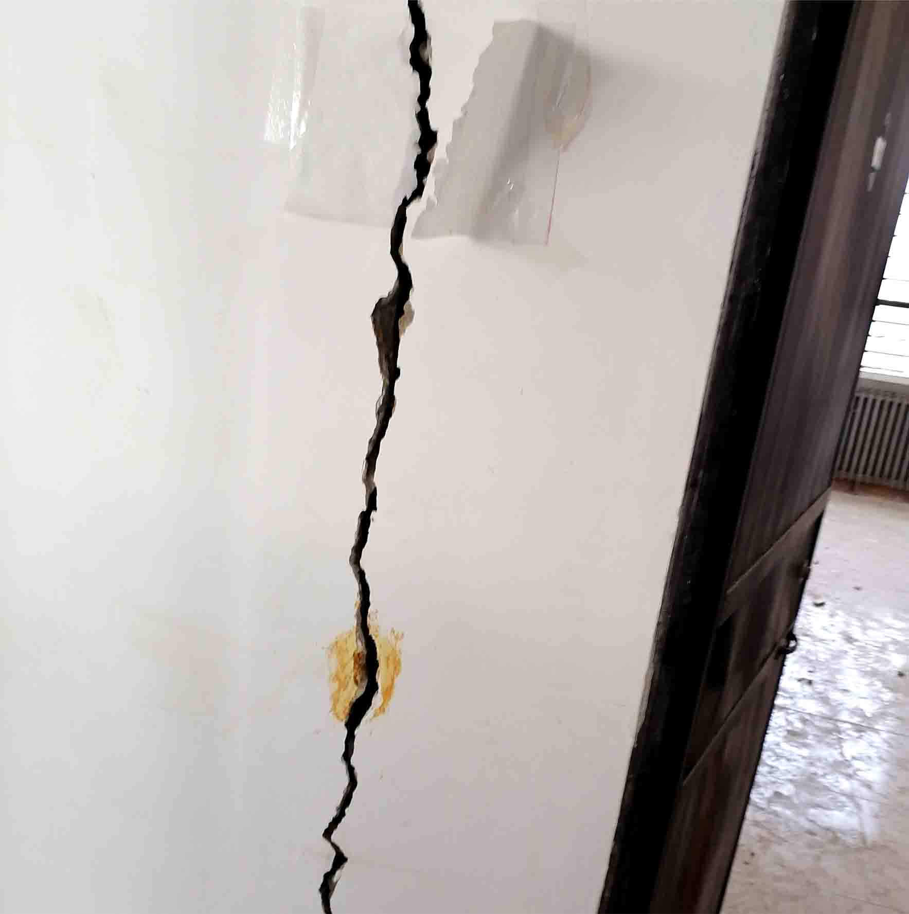 Vết nứt lún