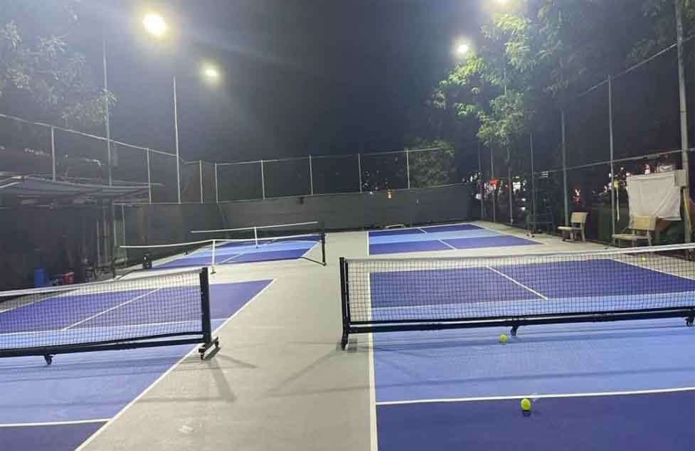 Sân ngoài trời pickleball