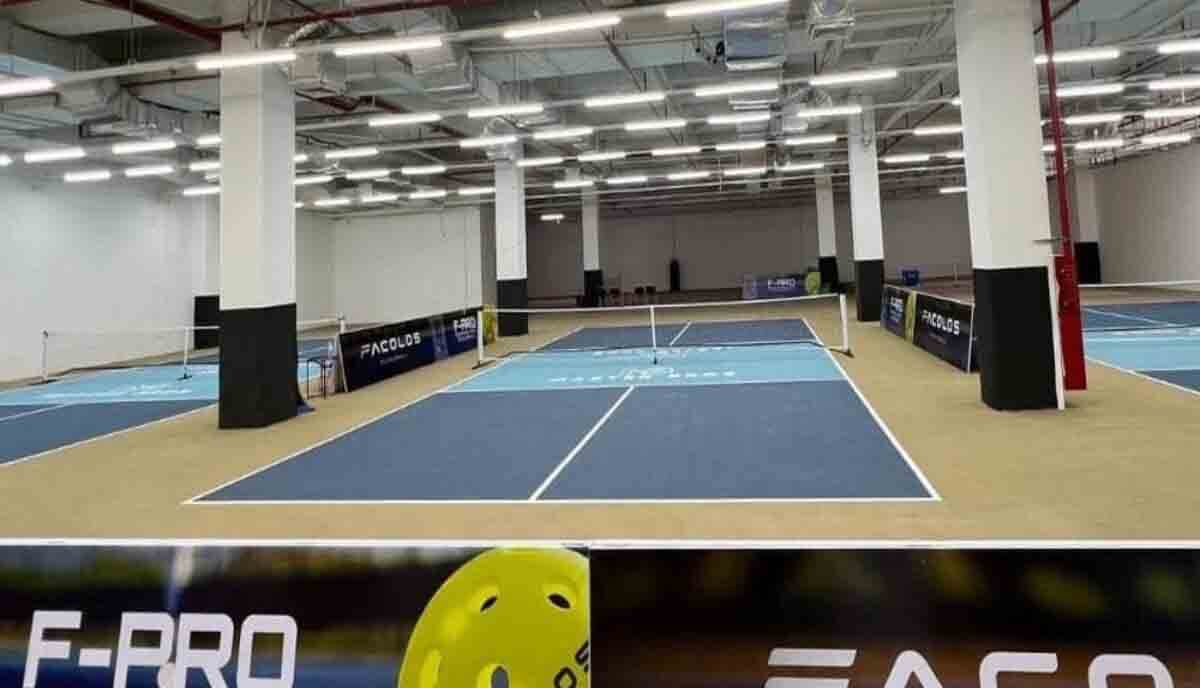 màu sân thể thao pickleball biên nâu cùng xanh dương và xanh nước biển blue đậm